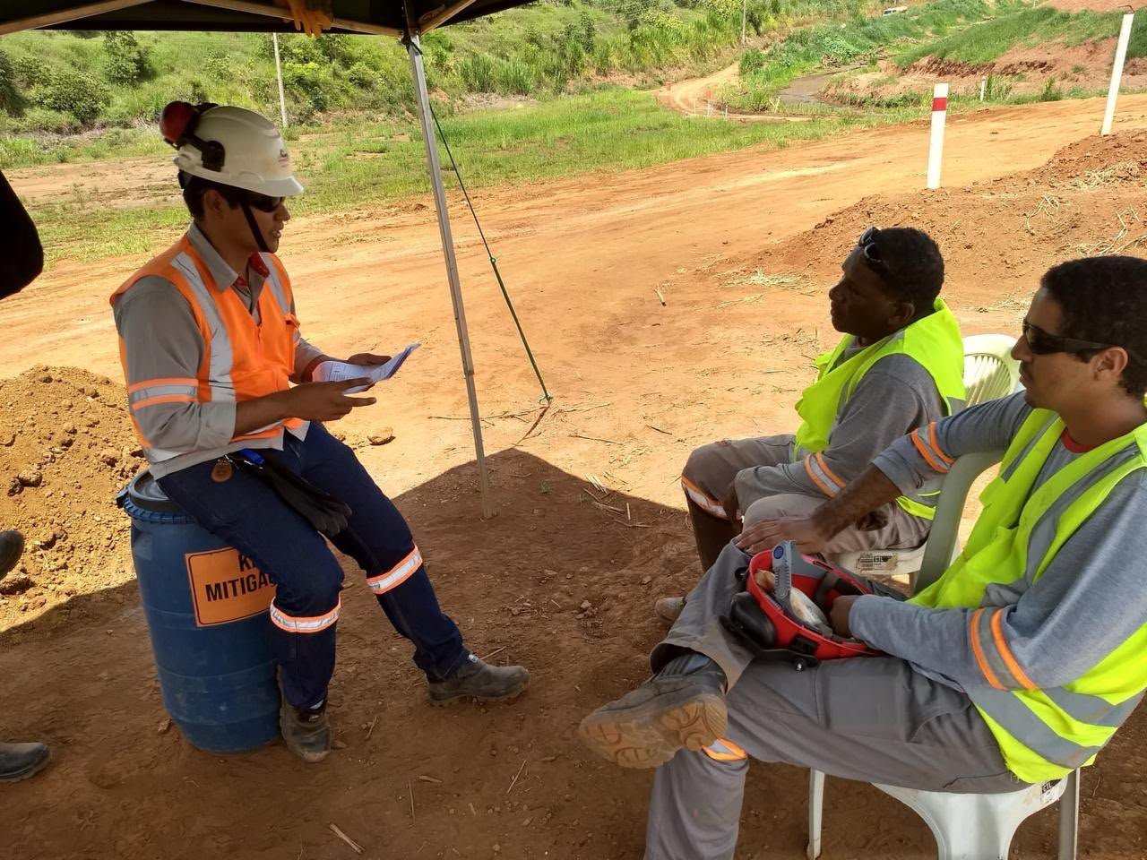 Diálogo Diário de Segurança com equipe operacional